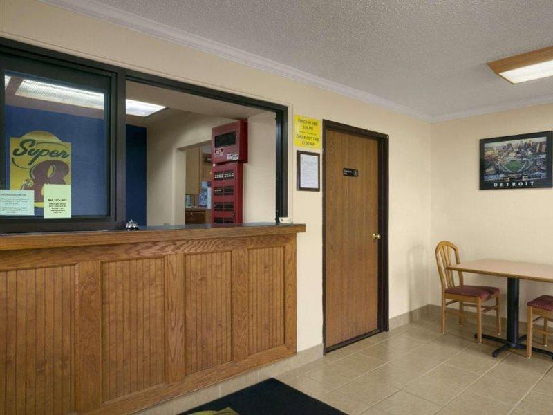 Super 8 By Wyndham Saginaw Motel Ngoại thất bức ảnh