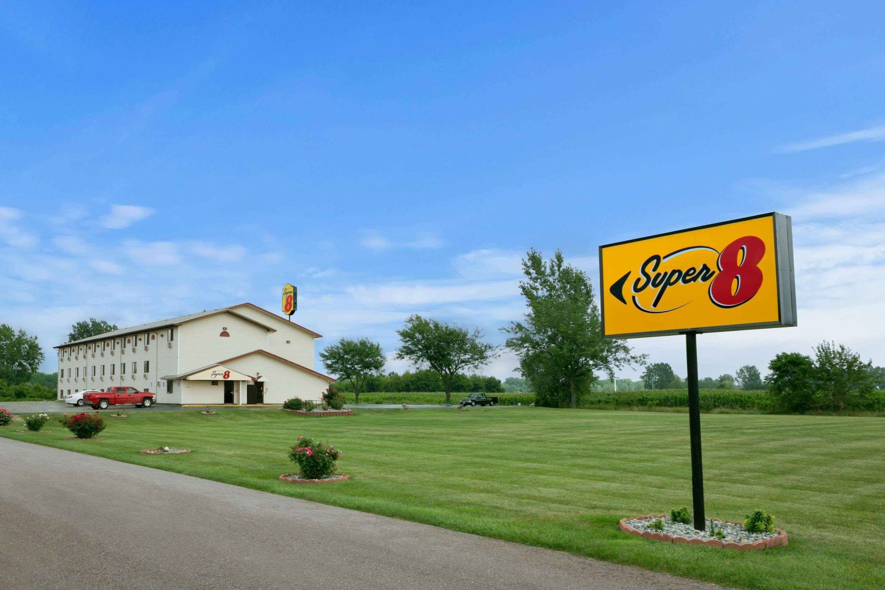 Super 8 By Wyndham Saginaw Motel Ngoại thất bức ảnh
