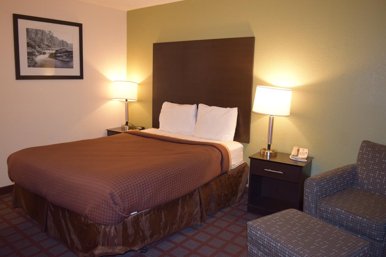 Super 8 By Wyndham Saginaw Motel Ngoại thất bức ảnh