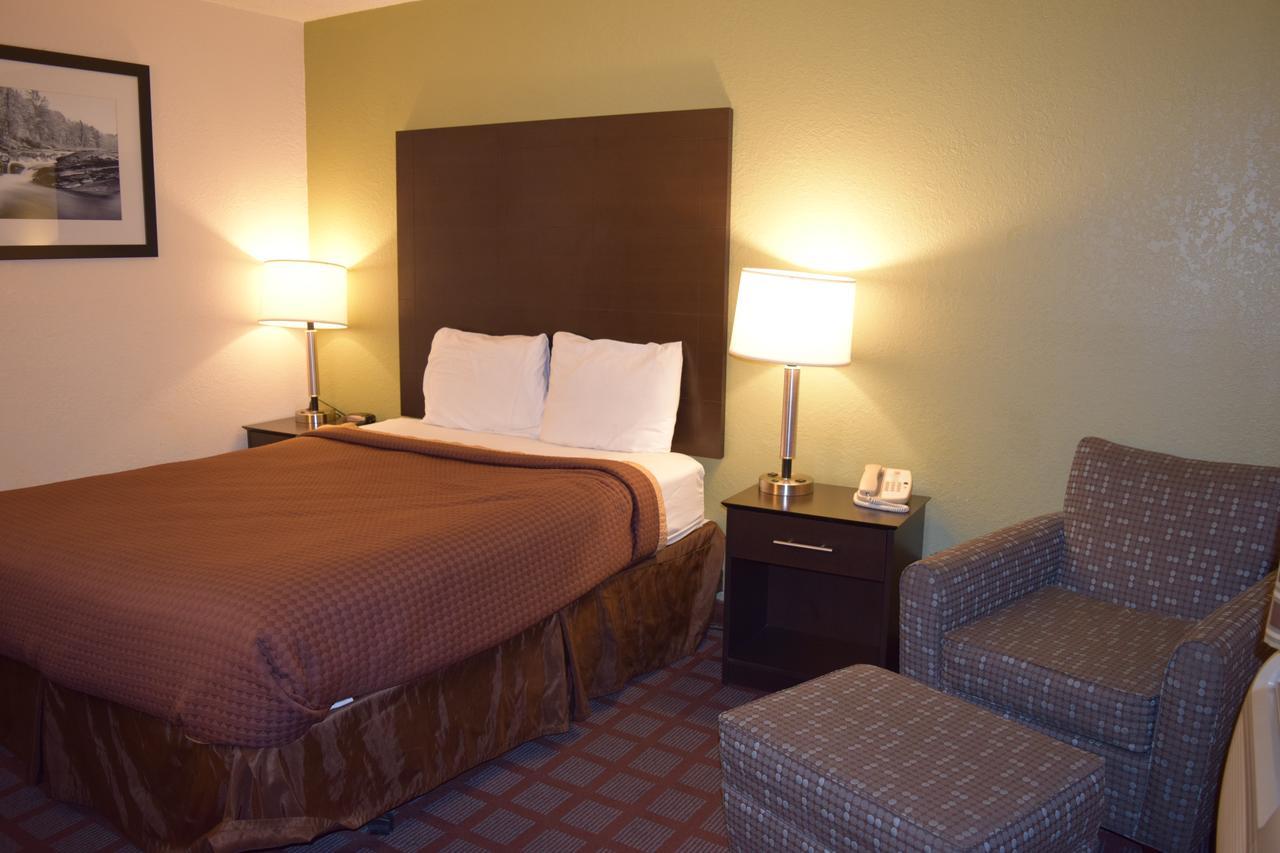 Super 8 By Wyndham Saginaw Motel Ngoại thất bức ảnh